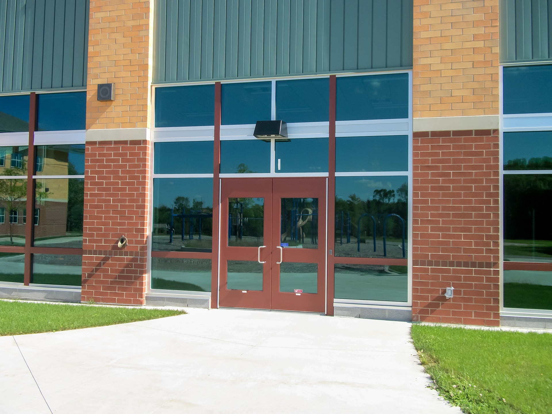 WS500 Commercial Glass Entry Doors Cross Aluminum